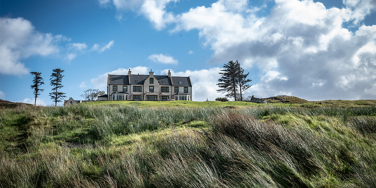 SCALISCRO lodge overlooking the Hebridean landscape on the Isle of Lewis